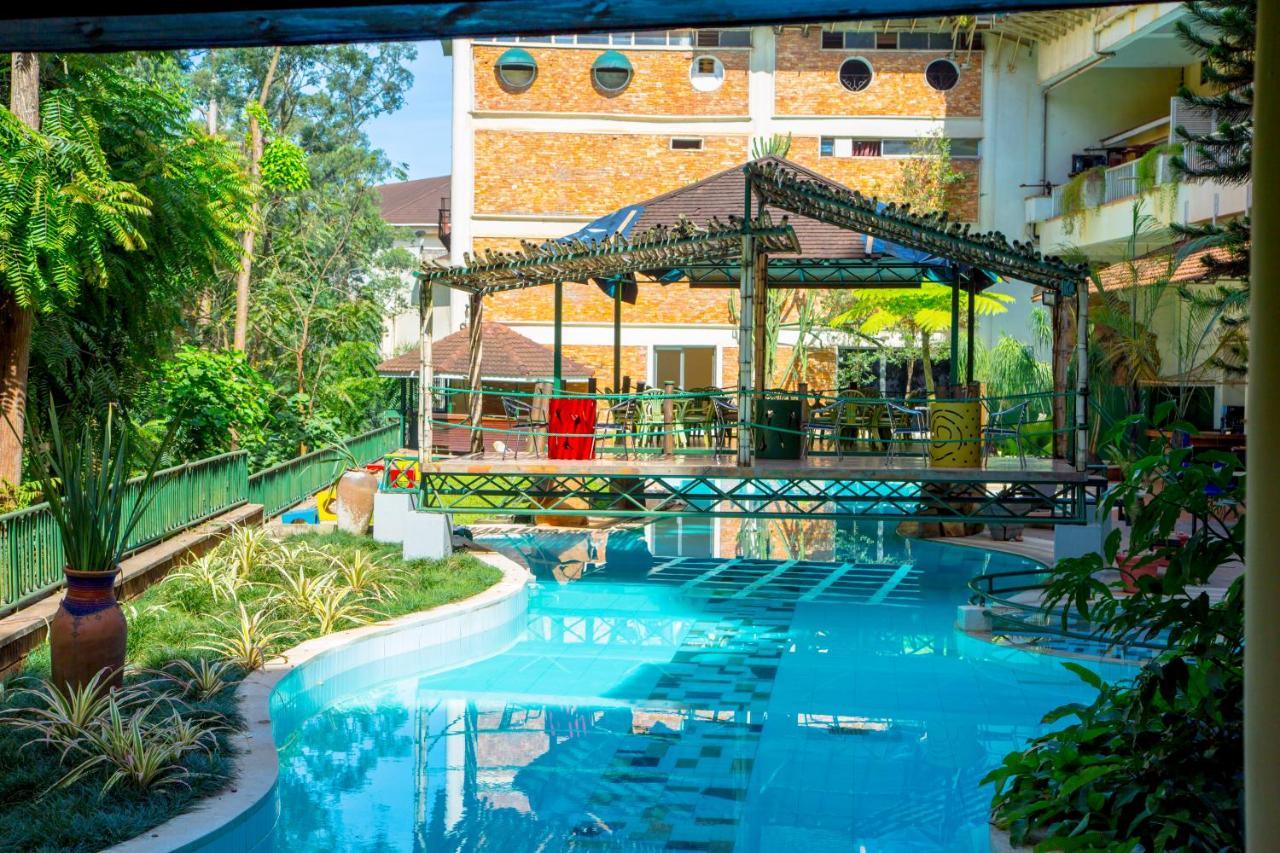 โรงแรมกอล์ฟ คอร์ส คัมพาลา ภายนอก รูปภาพ
