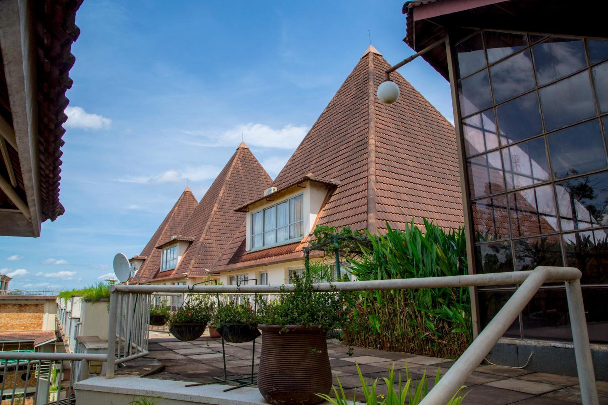 โรงแรมกอล์ฟ คอร์ส คัมพาลา ภายนอก รูปภาพ